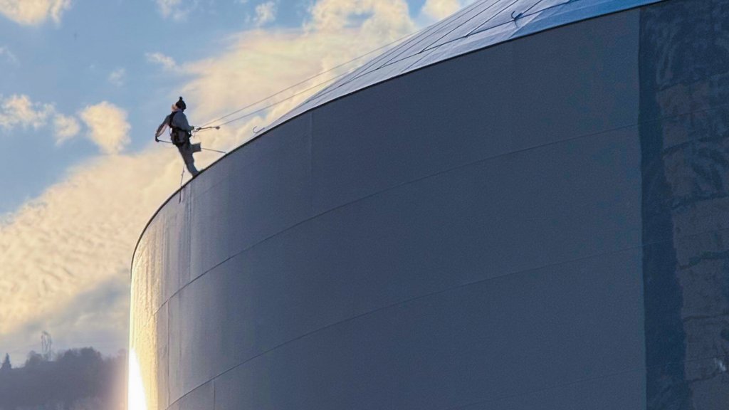 251106_Reactor Painting_Eddy Lelievre_16 9.jpg